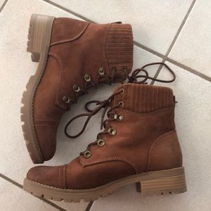 Universal thread Combat boots